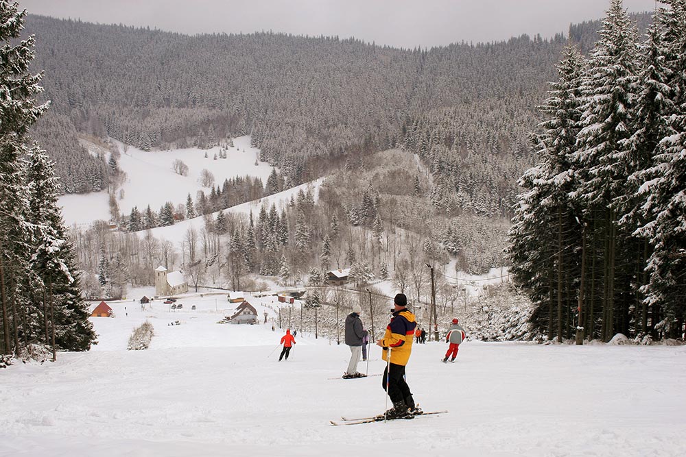 Stok narciarski w Bielicach, niedaleko pensjonatu Chata Cyborga
